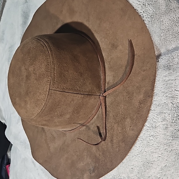 Winter/Fall floppy hat - Picture 3 of 10